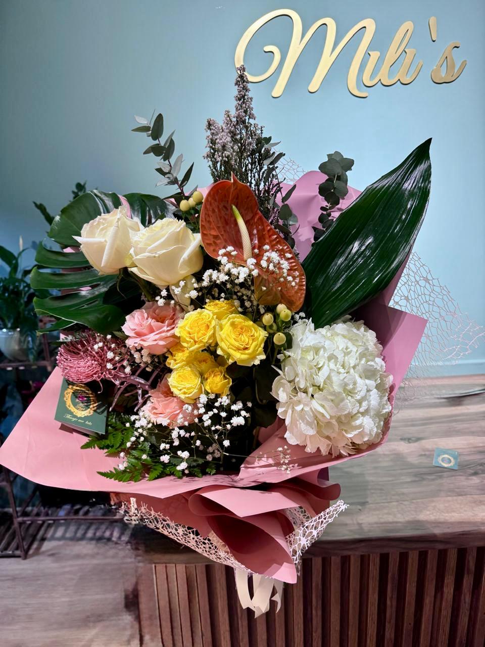 Vlora’s Velvet Sunset Bouquet whatsapp image 2026 04 07 at 18.39.001111